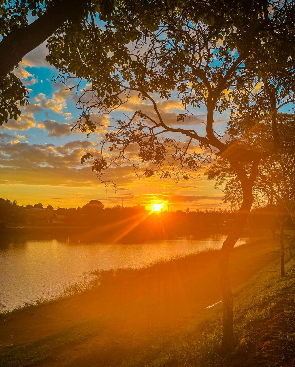 Dezembro Laranja reforça a importância da prevenção ao câncer de pele com a chegada do verão